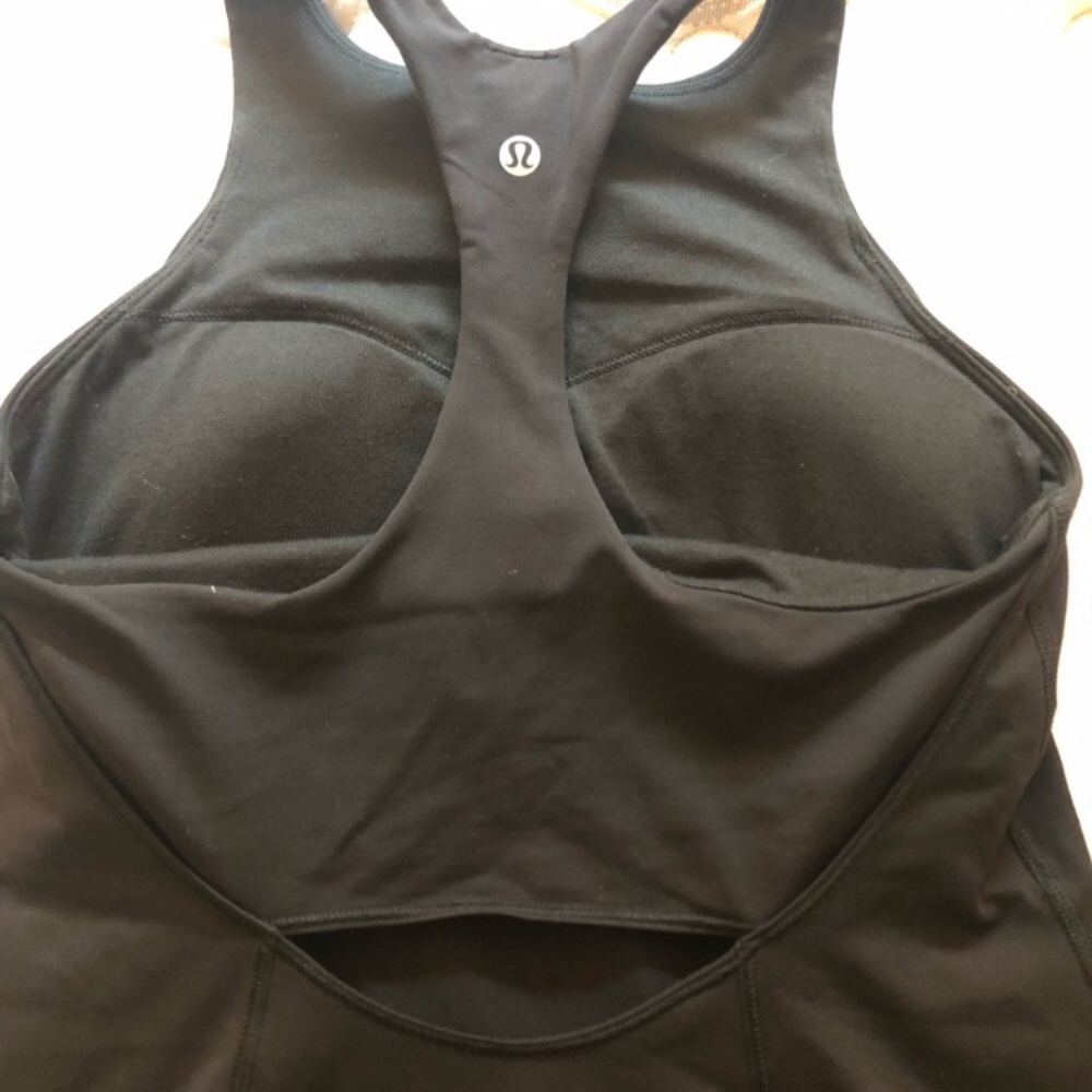 Lululemon workout top size 6